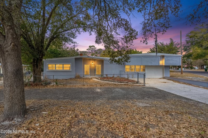 202 Azalea Cir, Palatka, FL 32177