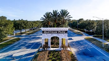 7088 Crispin Cove Dr, Jacksonville, FL 32258