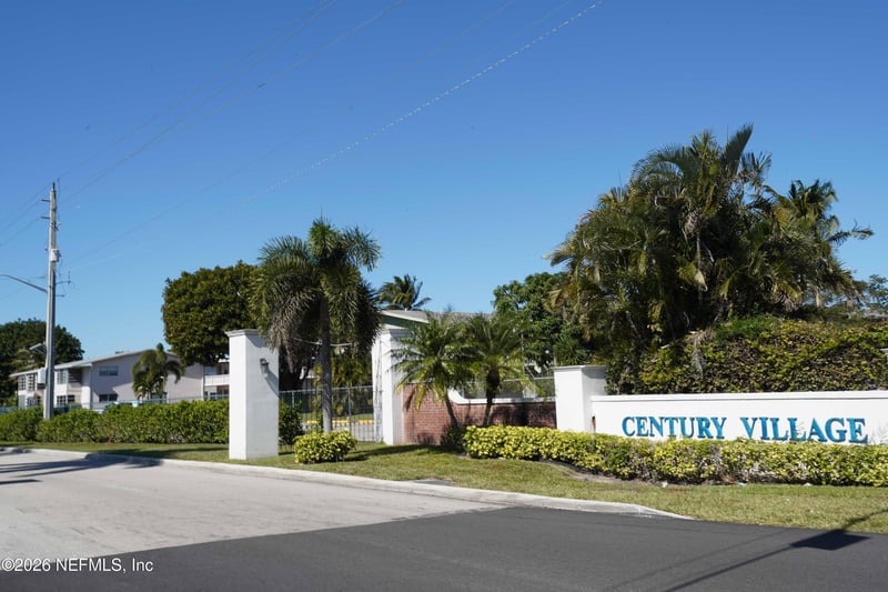 226 Wellington G #G, West Palm Beach, FL 33418