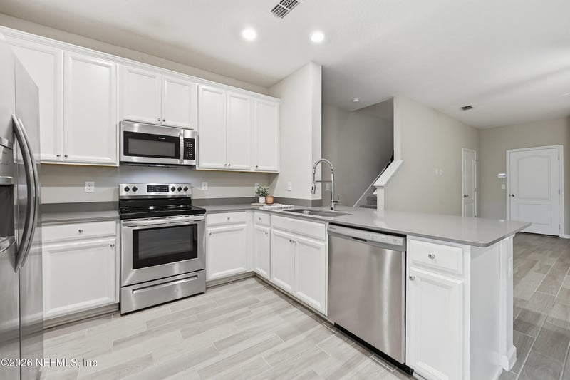 2552 Sandy Dune Dr, Jacksonville, FL 32233