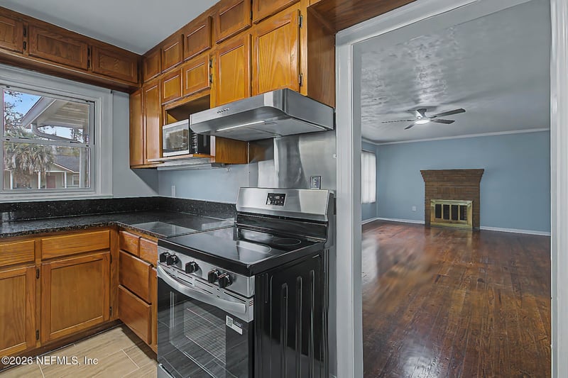 330 4th St, Macclenny, FL 32063