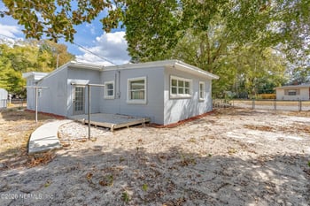 202 Azalea Cir, Palatka, FL 32177