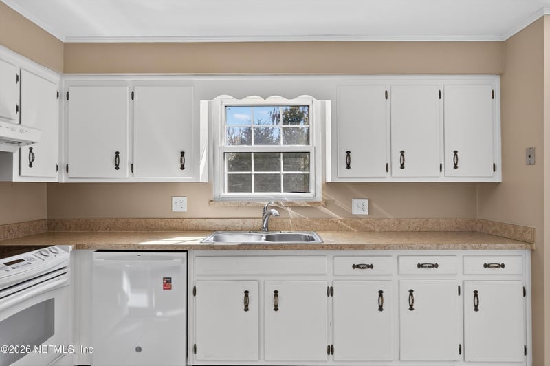 1546 Dolphin Ct, Orange Park, FL 32073