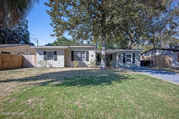 6122 Suwanee Rd, Jacksonville, FL 32217