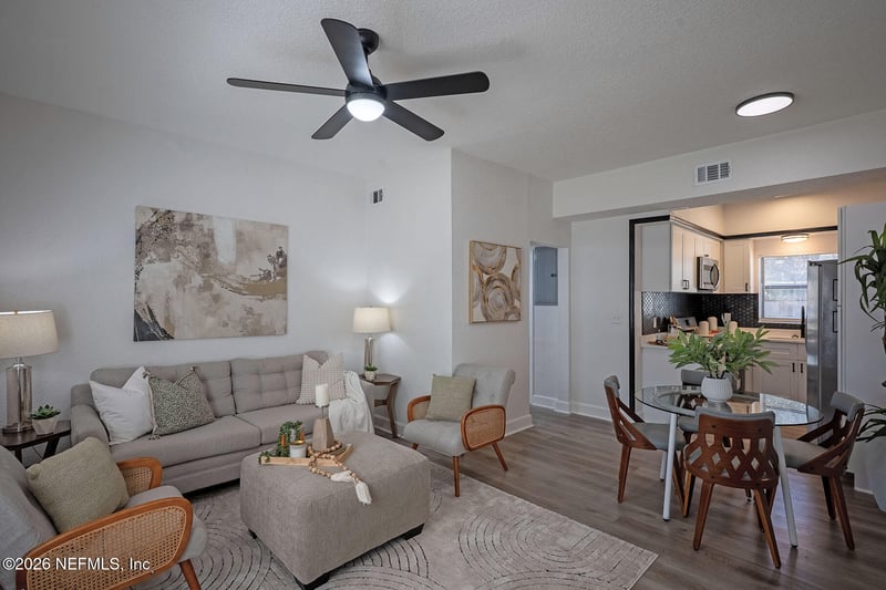 6122 Suwanee Rd, Jacksonville, FL 32217