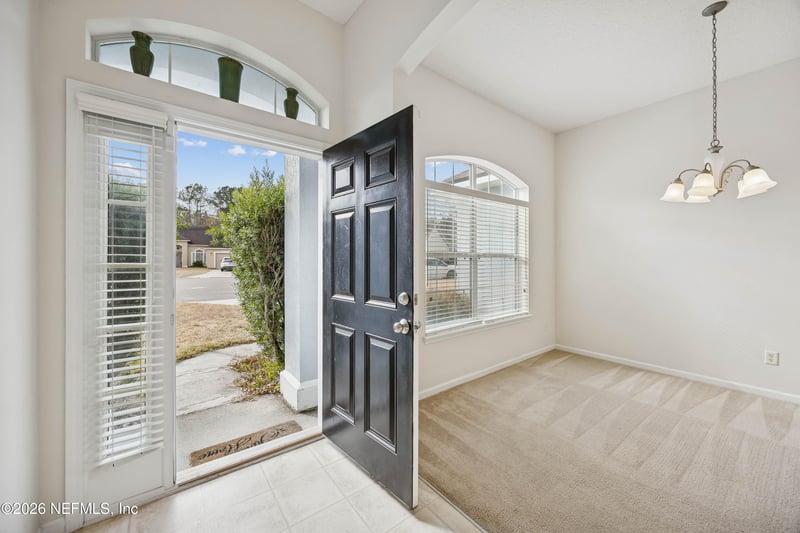 5195 Johnson Lake Ct, Jacksonville, FL 32218