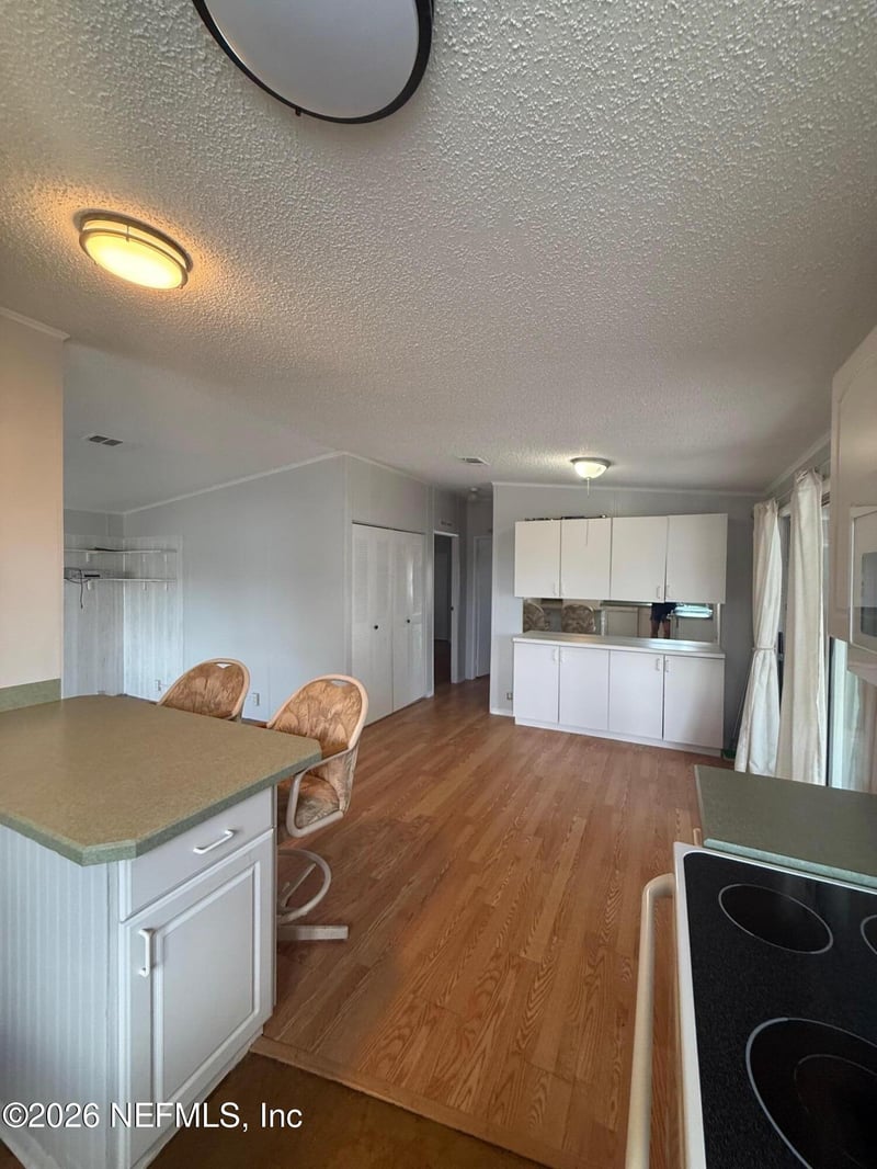 302 Sportsman Dr, Welaka, FL 32193