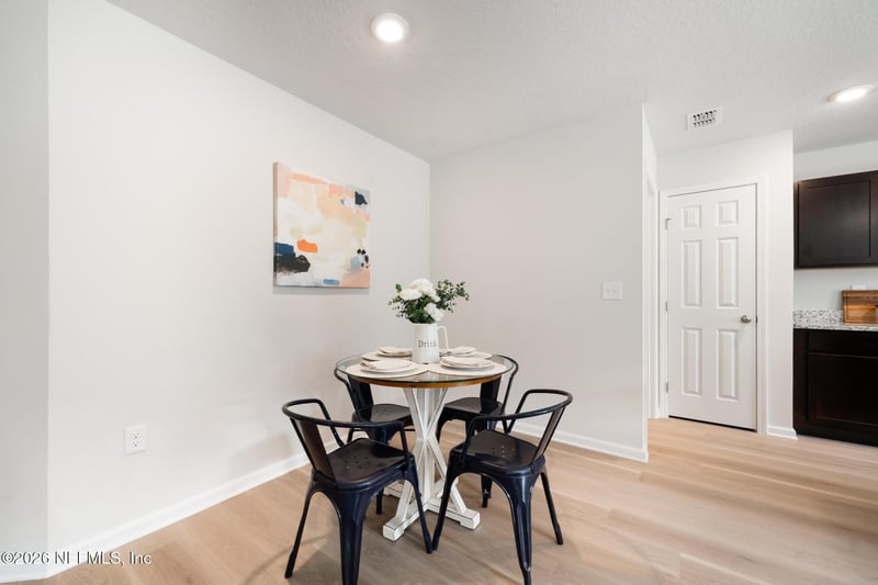 918 Deerwood Cir, Jacksonville, FL 32208