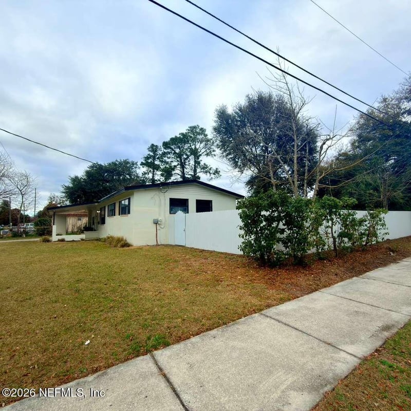 3305 Cesery Blvd, Jacksonville, FL 32277