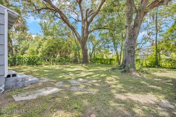 8141 Paul Jones Dr, Jacksonville, FL 32208