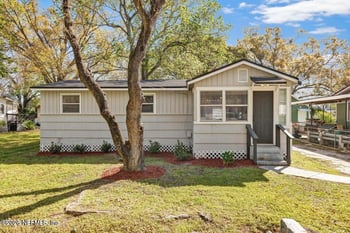 825 Wyolen St, Jacksonville, FL 32254