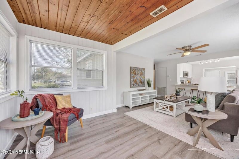 825 Wyolen St, Jacksonville, FL 32254