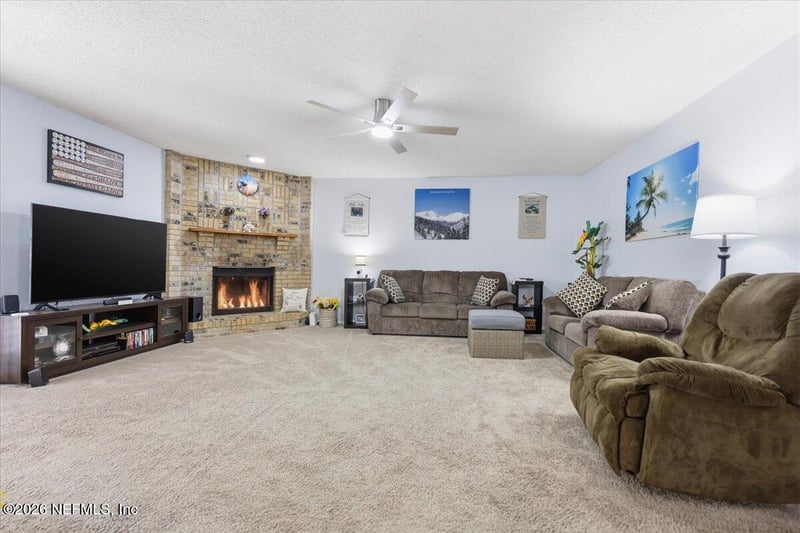 1618 Windy Oaks Dr, Jacksonville, FL 32225