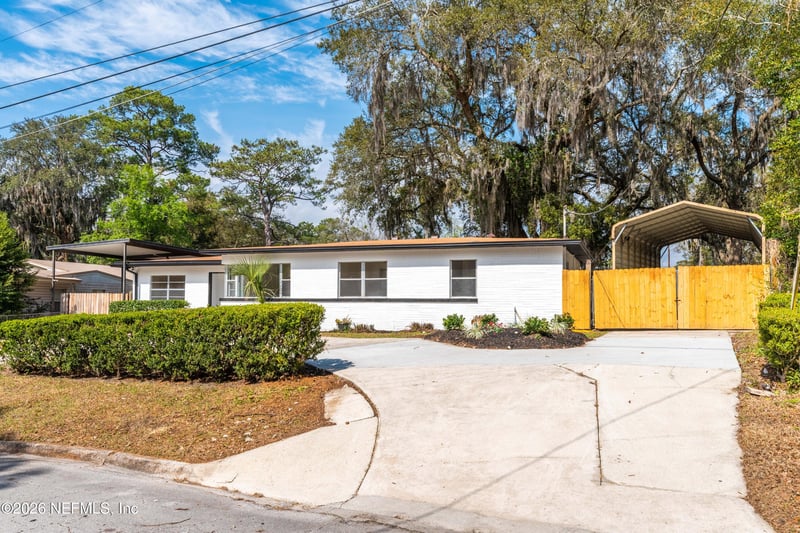 8845 Atter Ln, Jacksonville, FL 32216