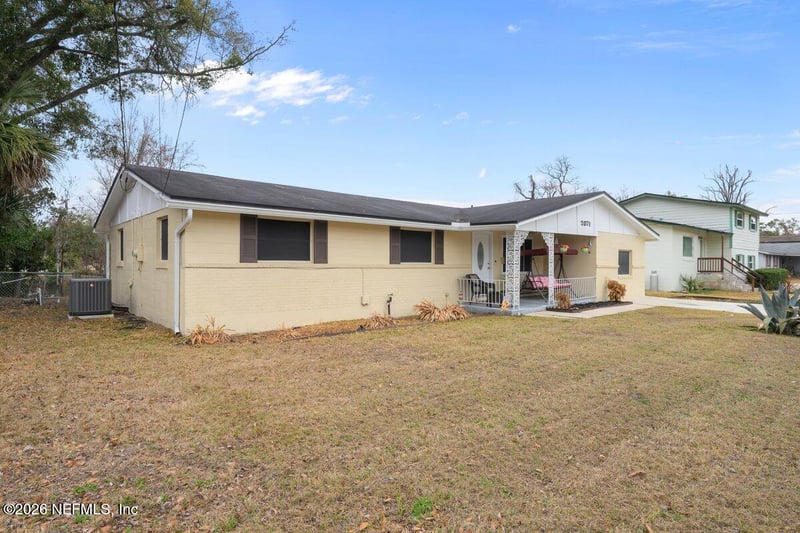 2071 Courtney Dr, Jacksonville, FL 32208