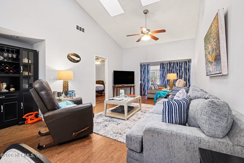 11066 Wandering Oaks Dr, Jacksonville, FL 32257