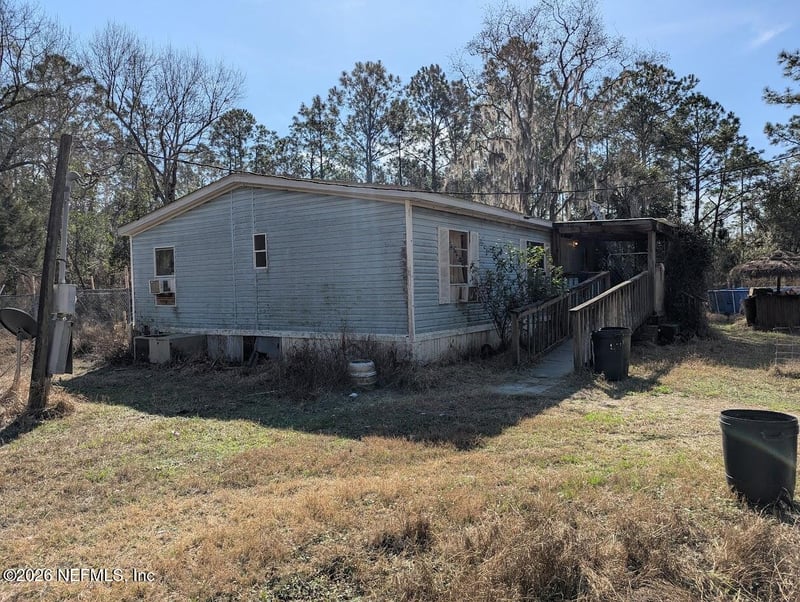 106 Lake Shore Rd, Interlachen, FL 32148