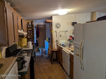 106 Lake Shore Rd, Interlachen, FL 32148