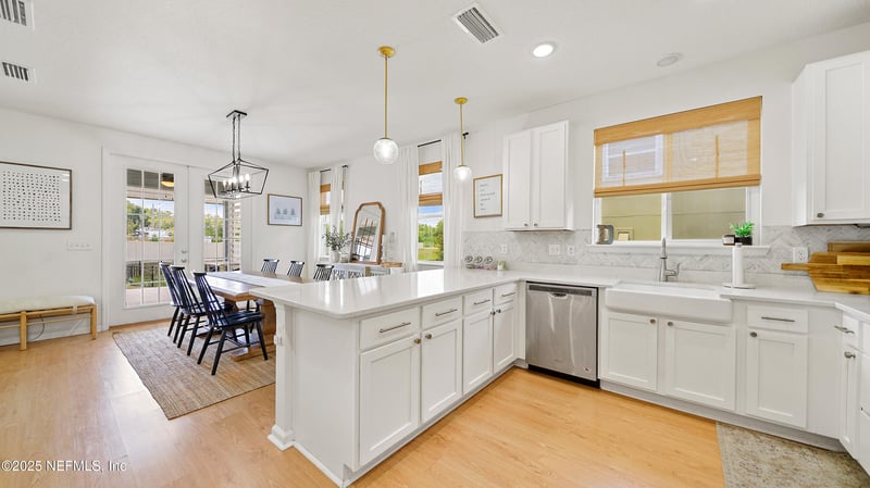 9658 Freefall Rd, Jacksonville, FL 32221