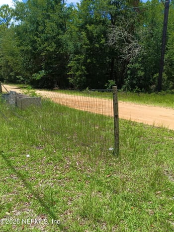 147 2nd Way, Interlachen, FL 32148