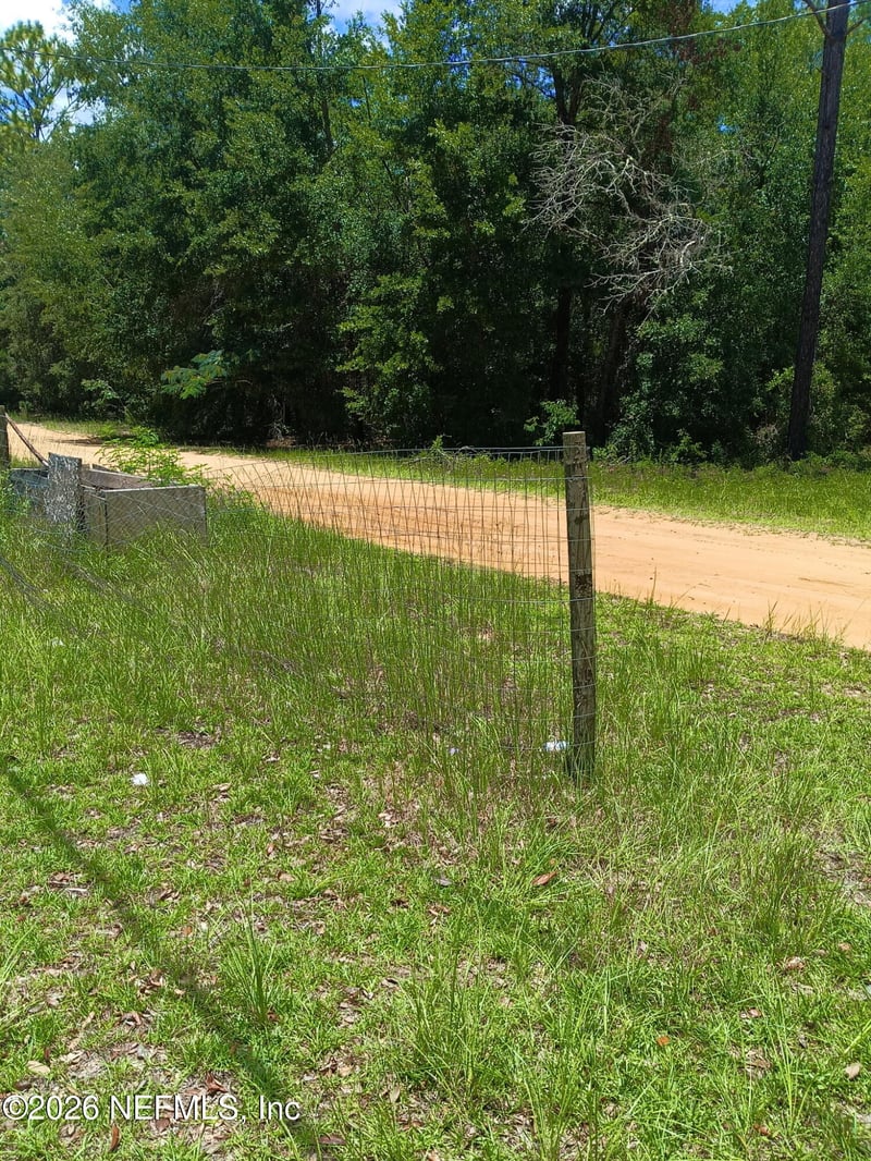 147 2nd Way, Interlachen, FL 32148