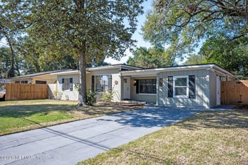 6122 Suwanee Rd, Jacksonville, FL 32217
