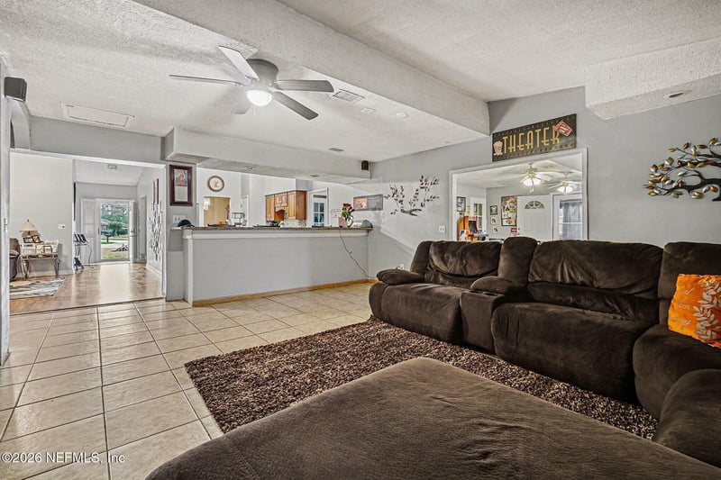 841 Chalmet Ln, Jacksonville, FL 32218