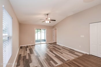 8597 Julia Marie Cir, Jacksonville, FL 32210