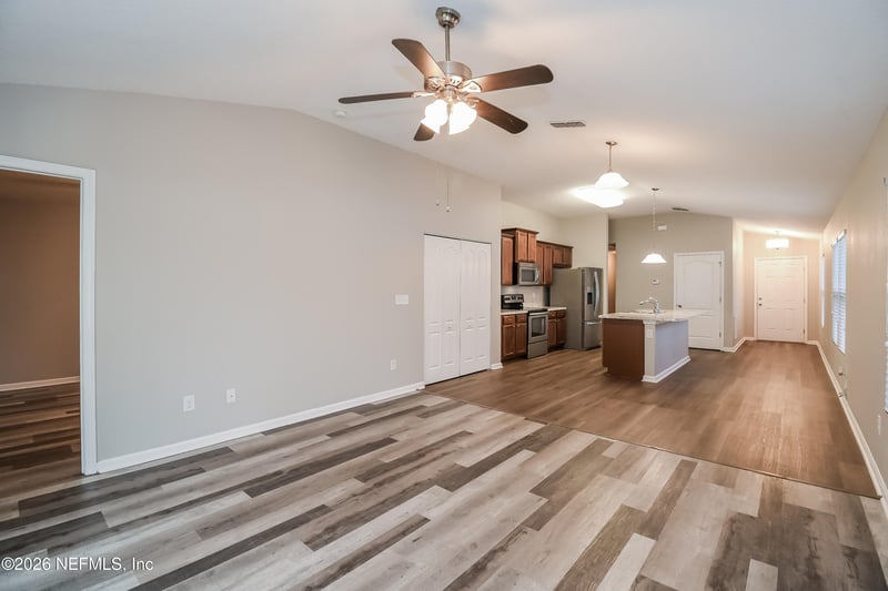 8597 Julia Marie Cir, Jacksonville, FL 32210