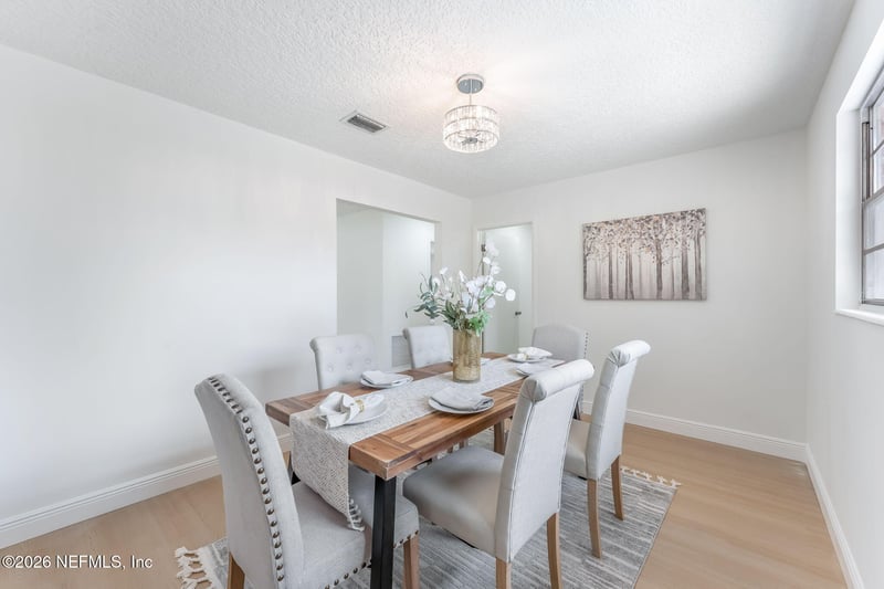 8460 Lynda Sue Ln, Jacksonville, FL 32217