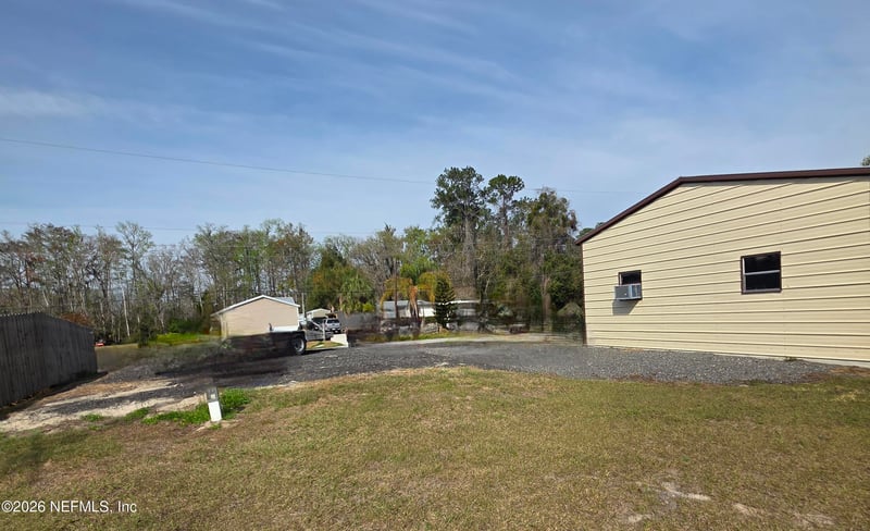 546 Jack Ln, Satsuma, FL 32189