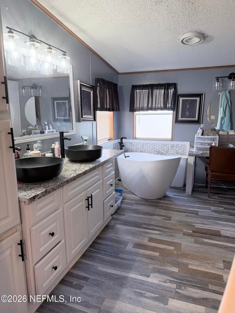 138 Thomas Ave, Jacksonville, FL 32218