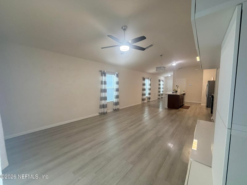 8668 Julia Marie Cir, Jacksonville, FL 32210