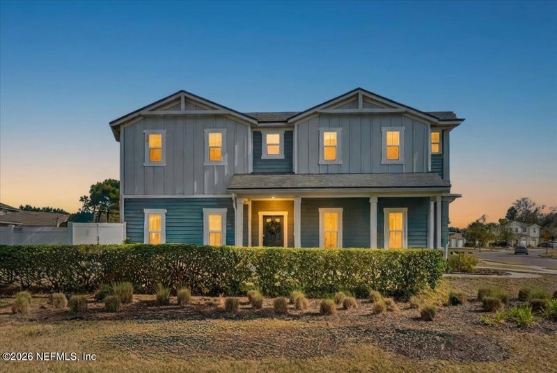 553 Narrowleaf Dr, St Johns, FL 32259