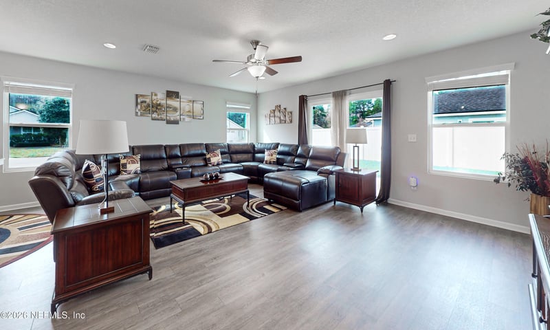 1347 Sarah's Landing Dr, Jacksonville, FL 32221