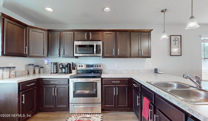 1347 Sarah's Landing Dr, Jacksonville, FL 32221