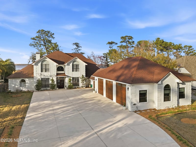 6285 Whispering Oaks Dr, Jacksonville, FL 32277