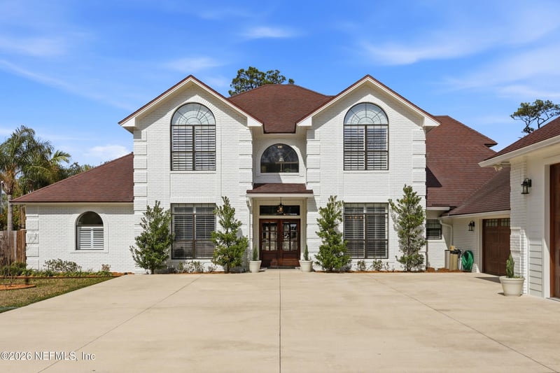 6285 Whispering Oaks Dr, Jacksonville, FL 32277