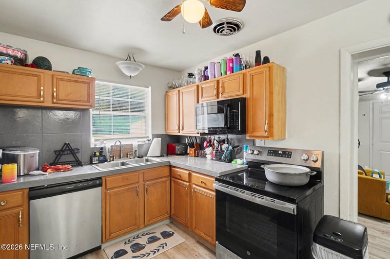 2234 Monteau Dr, Jacksonville, FL 32210