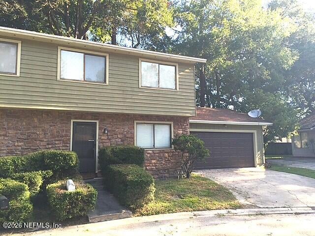 445 Newport Dr, Orange Park, FL 32073