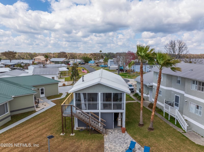 191 Sportsman Dr, Welaka, FL 32193