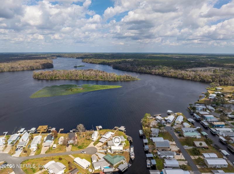 191 Sportsman Dr, Welaka, FL 32193