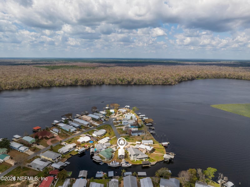 191 Sportsman Dr, Welaka, FL 32193