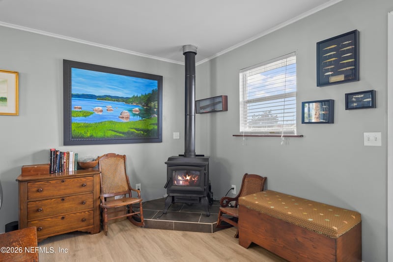 191 Sportsman Dr, Welaka, FL 32193