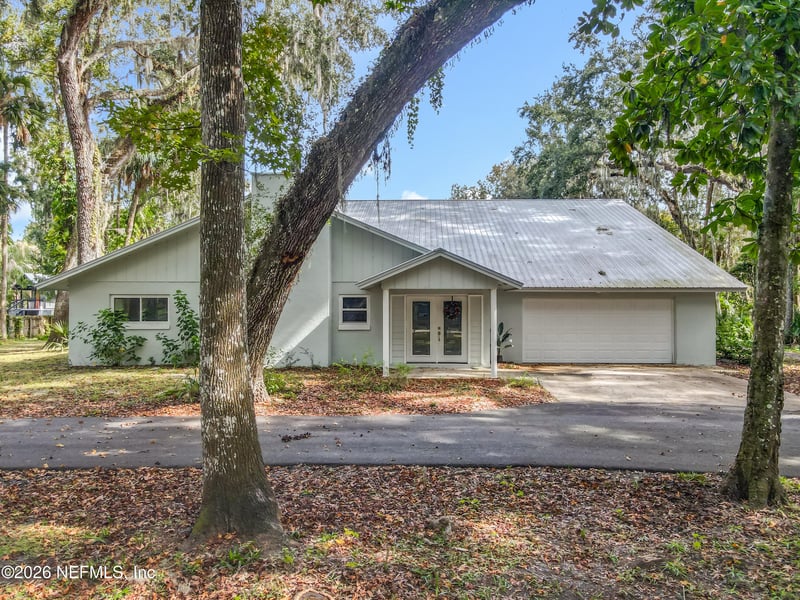 555 Wildwood Dr, New Smyrna Beach, FL 32168