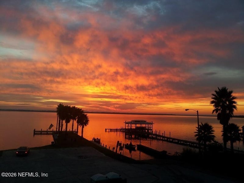 10 Central Ave, Crescent City, FL 32112