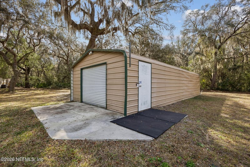 111 Fairway Ln, Crescent City, FL 32112