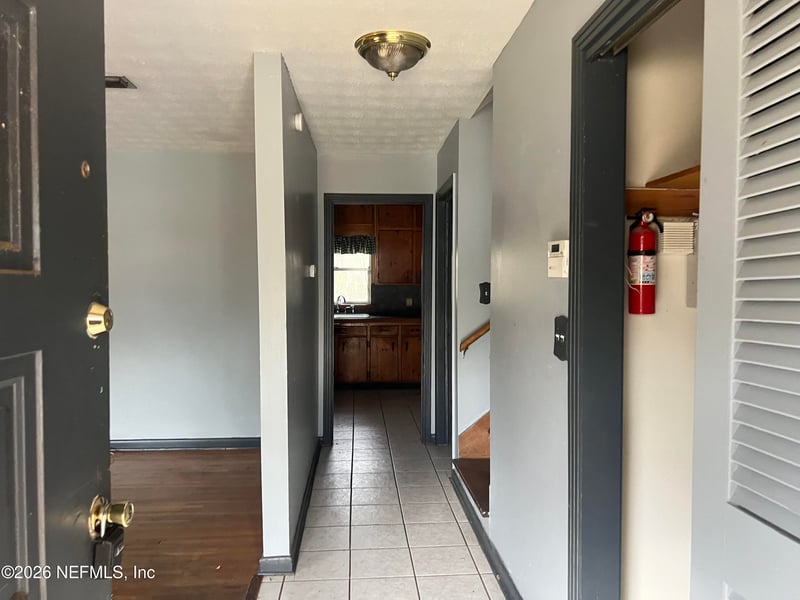 1742 Memory Ln, Jacksonville, FL 32210