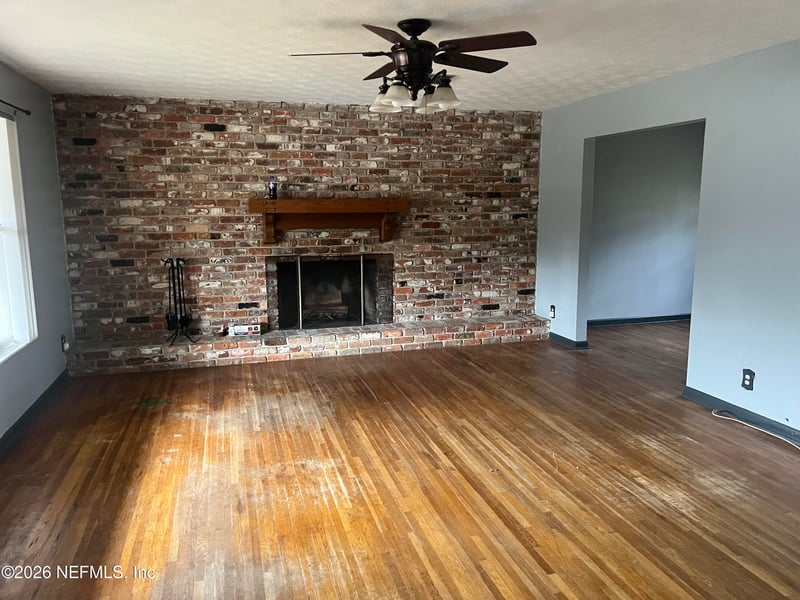 1742 Memory Ln, Jacksonville, FL 32210