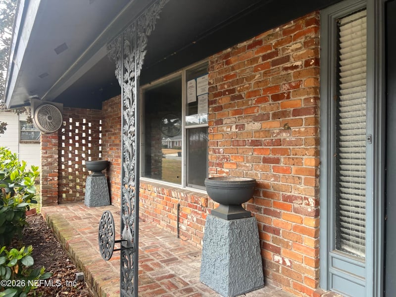 1742 Memory Ln, Jacksonville, FL 32210